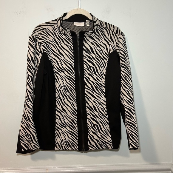 Weekends By Chico’s Black & White Zebra Print Long Sleeve Zip-Up Jacket Size 12 - Picture 1 of 9